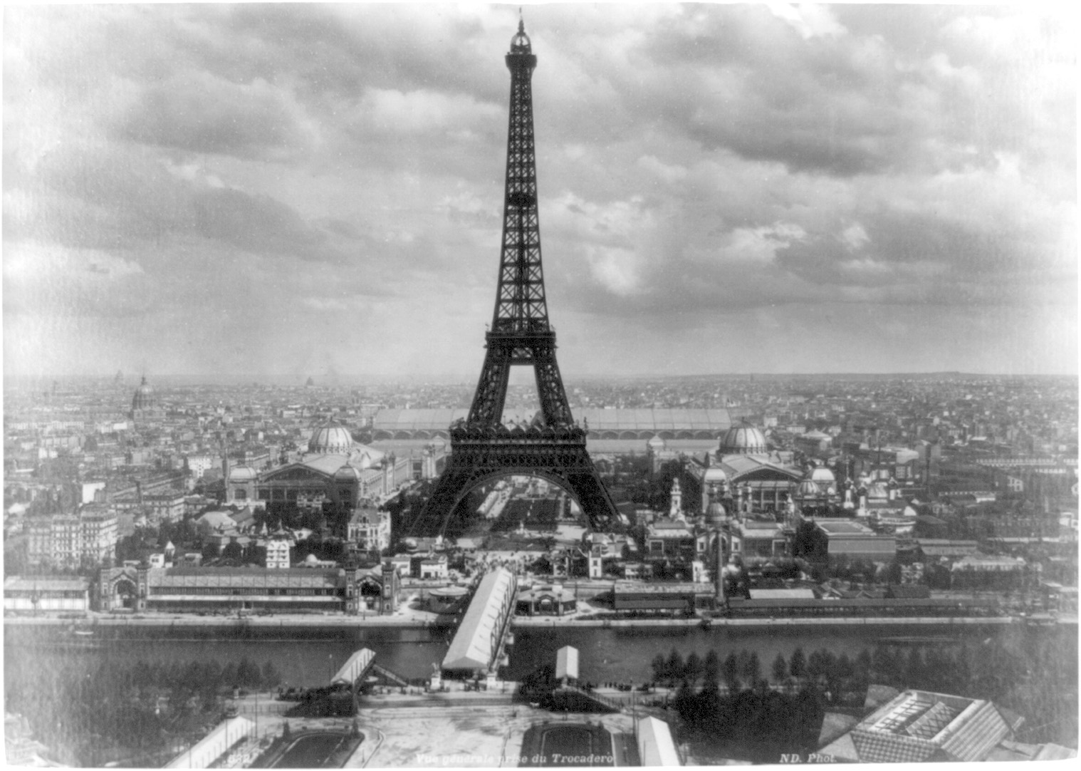 Photographie historique de Paris 1889 avec la tour Eiffel